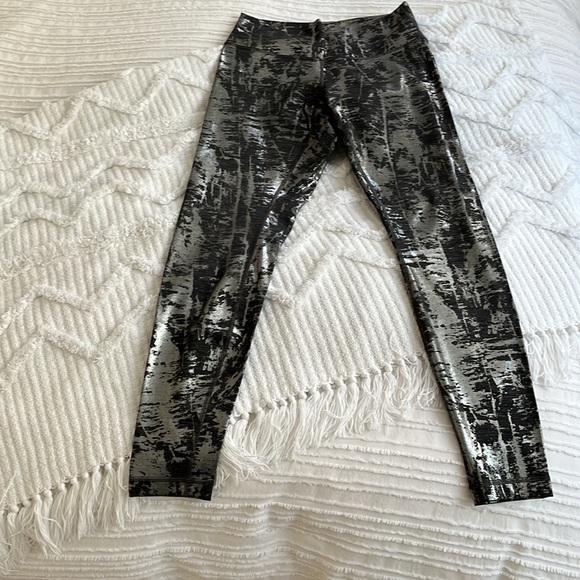 Lululemon legging - Picture 3 of 7